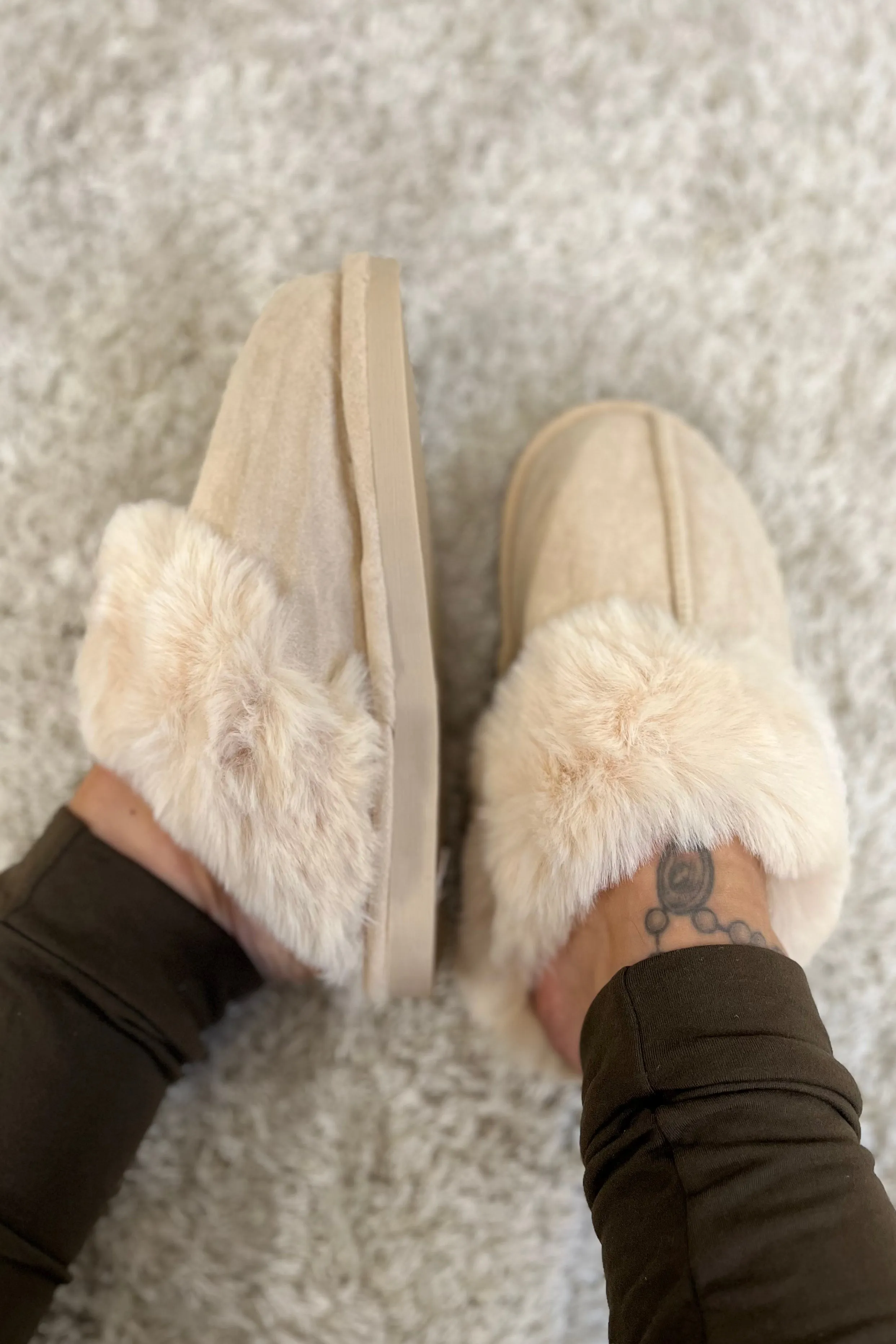 Alice Lee Slippers | Ivory | Sutsko fra Avery