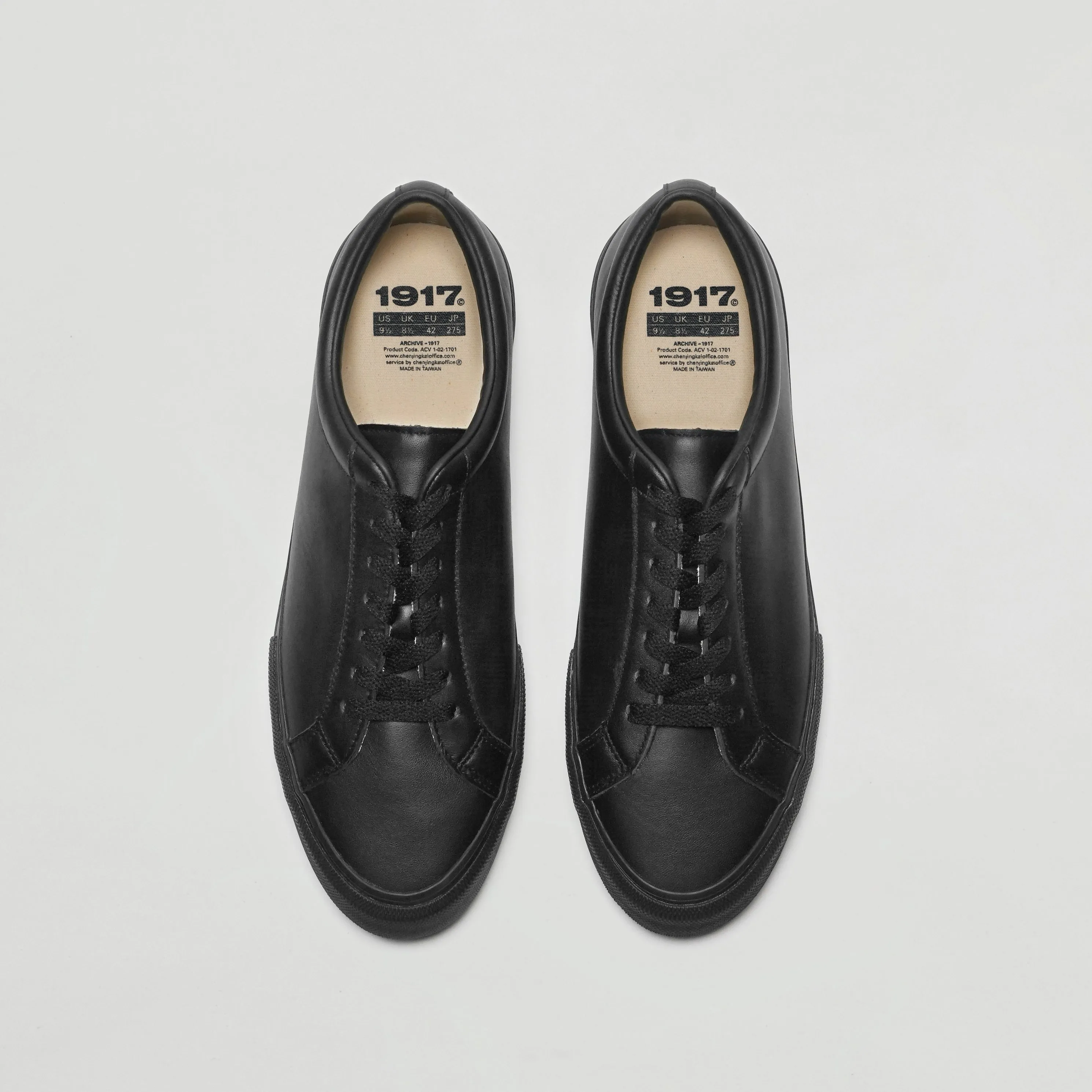 Archive 1917 Black: The Athletic Shoe