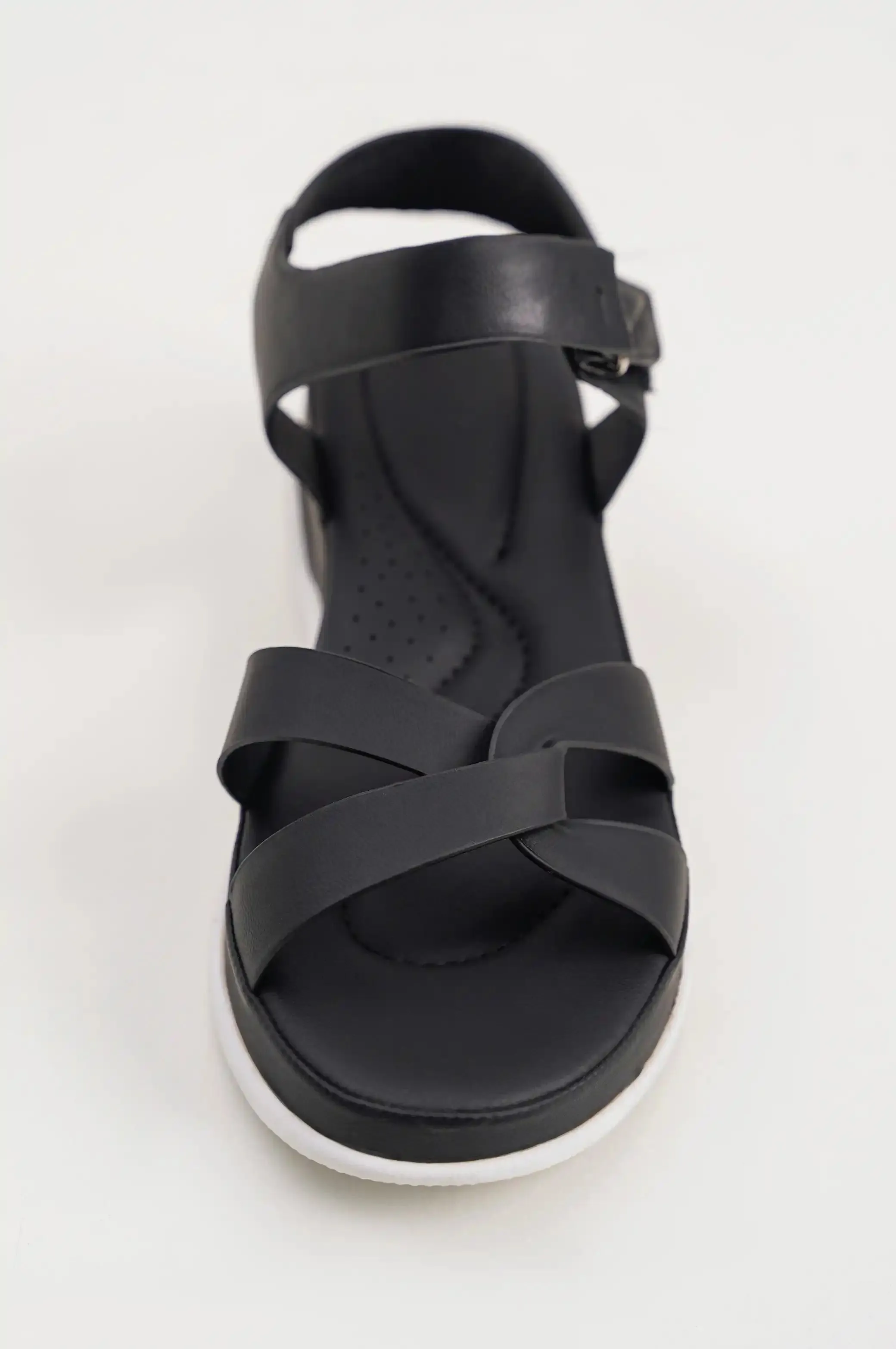 CRISS-CROSS SANDAL