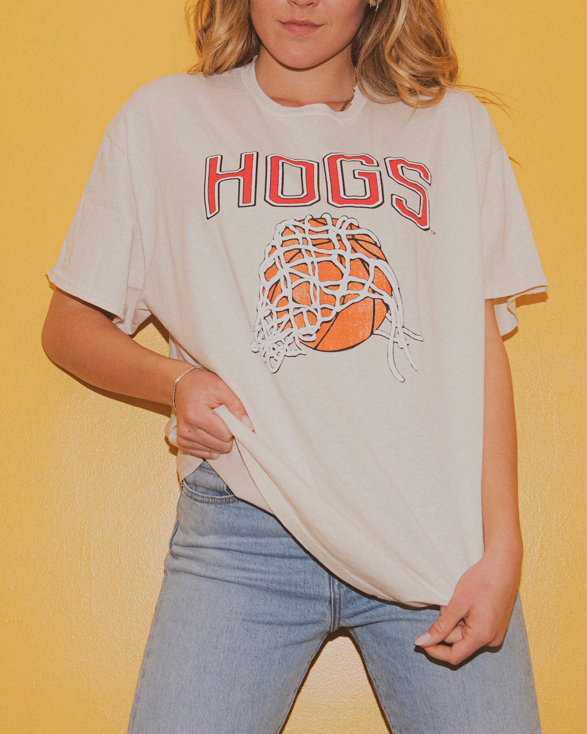 Hogs Basketball Fling Puff Ink Off White Thrifted Tee