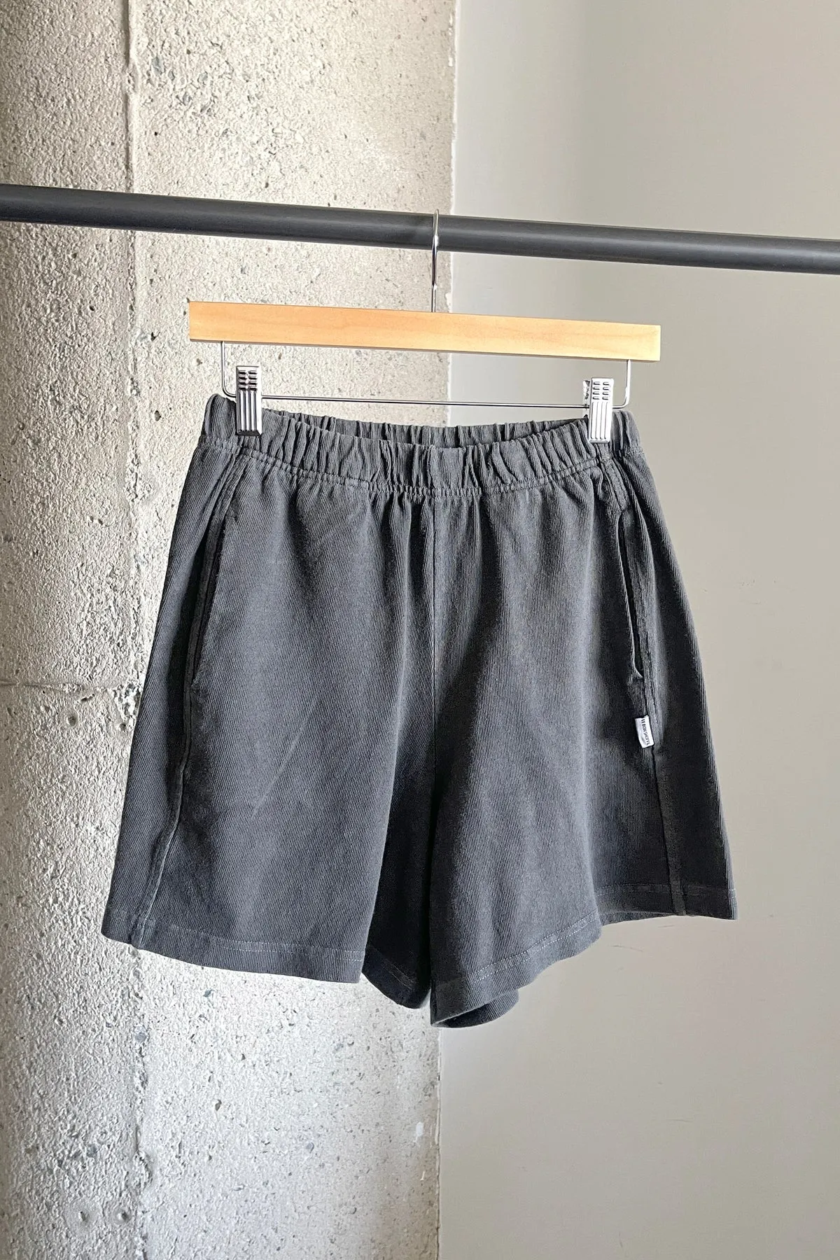 Le Bon Shoppe - Flared Basketball Shorts | Coal